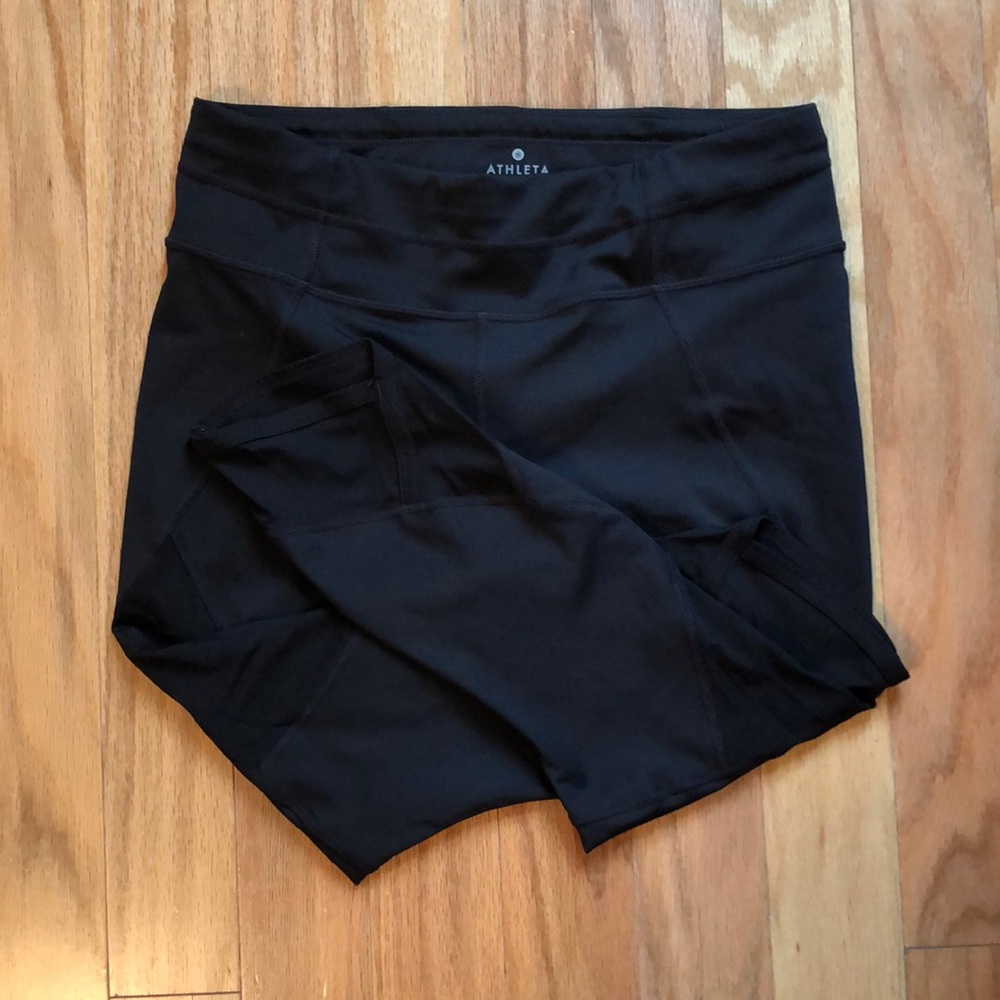 Lightly worn Athleta mesh capris. Medium
